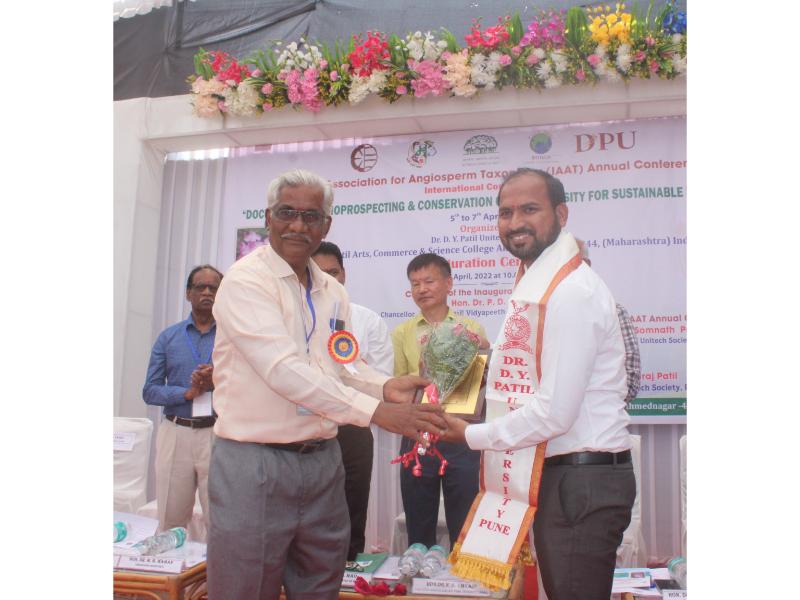 Distinguished-Dignitaries