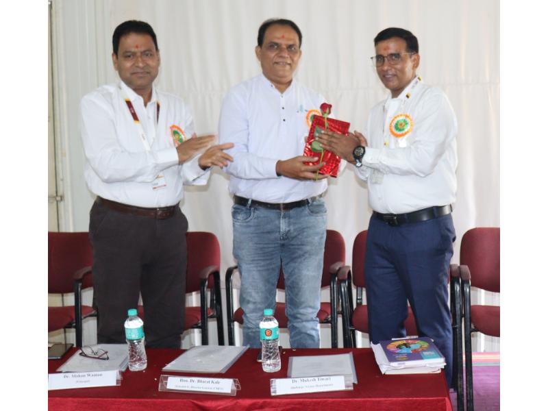 Distinguished-Dignitaries