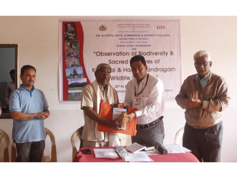 Distinguished-Dignitaries